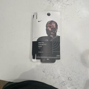 Nike Pro Therma-FIT Hood in Black